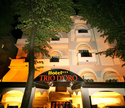         L'hotel Trio D'oro, secondo la tradizione accoglienza romagnola, sa offrire un'a...